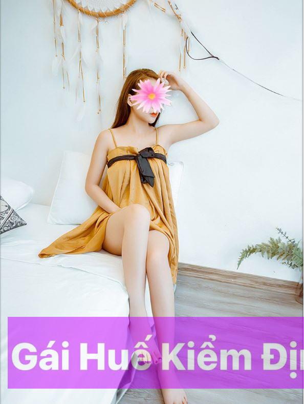 Bé Mây Huế Xinh ngoan đáo để làm tình chất