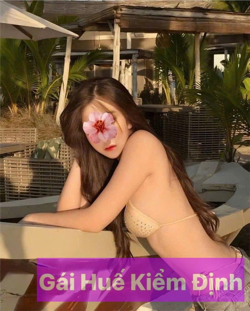 Khánh Linh – Hàng Cao Cấp Teen Xinh Đẹp Quyến Rũ